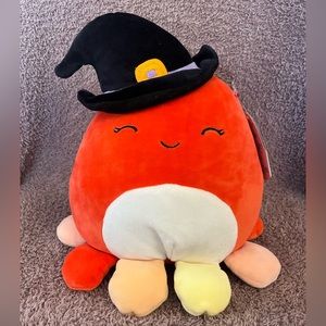 Detra the halloween octopus squishmallow!